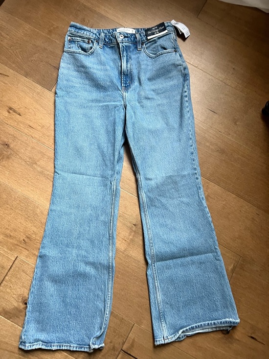Abercrombie & Fitch Denim - Abercrombie & Fitch High Rise Vintage Flare - NWT